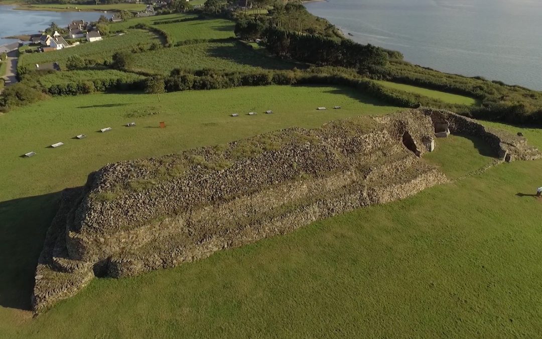 Survol du Cairn de Barnenez